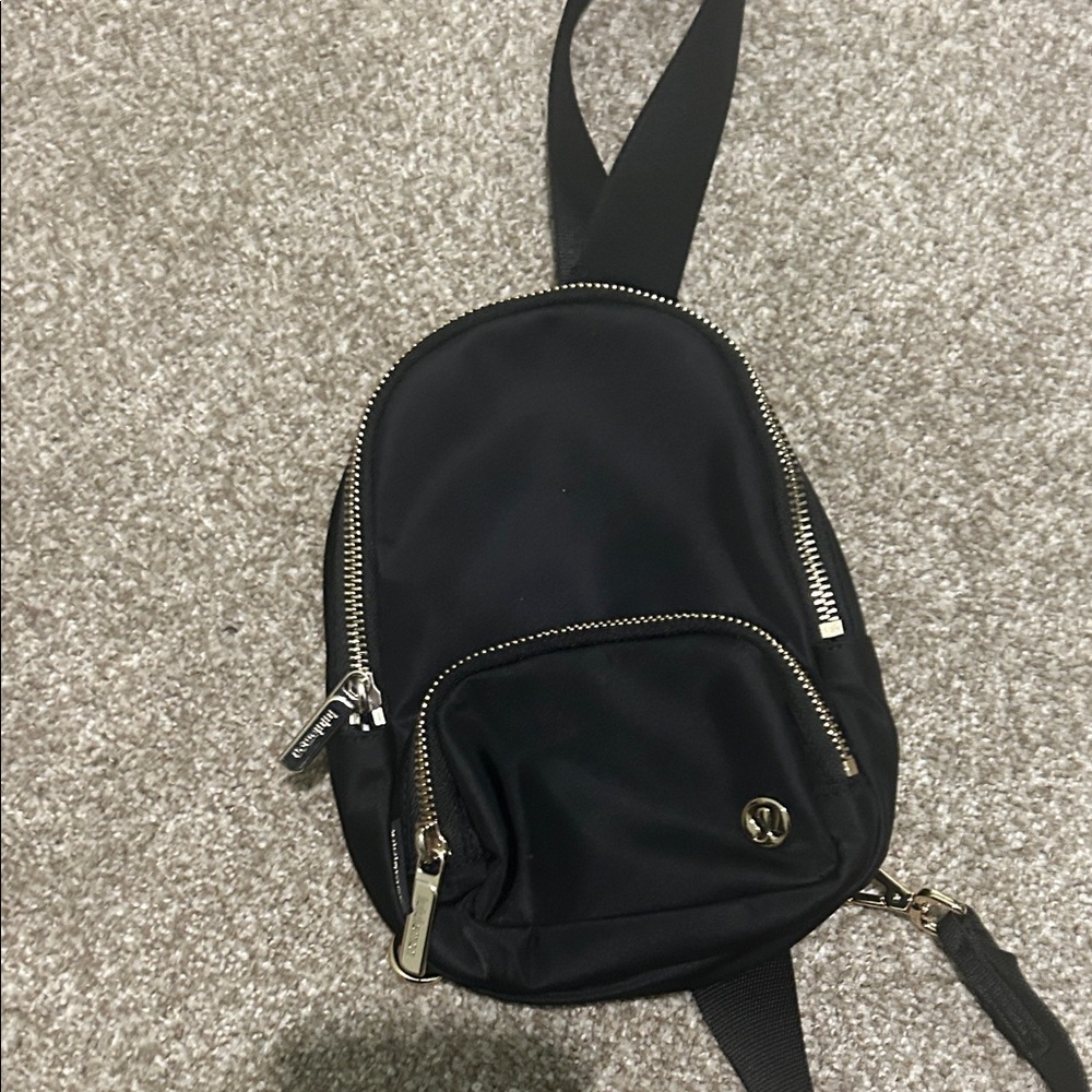 Lululemon sling back with Gold Accents